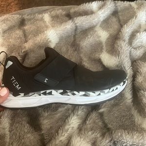Biking shoes- great condition